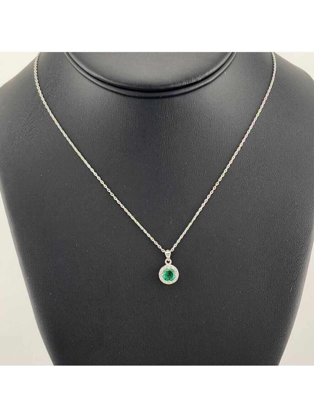 New 925 Silver Necklace with Green Gemstone – Minimalist, Elegant Jewelry